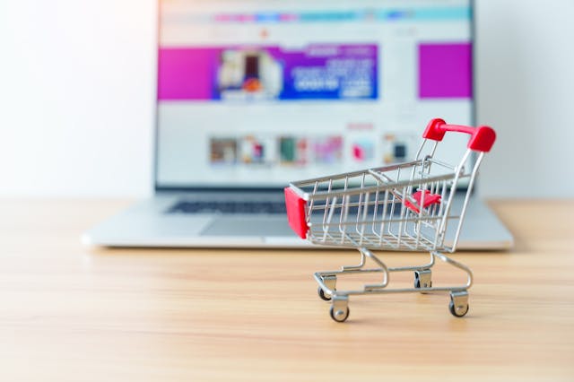 Boosting Your Ecommerce Business: 5 Key Features Every Ecommerce Website Needs
